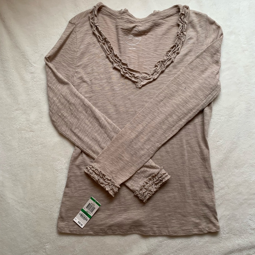 NWT Lightweight LongSleeve Top